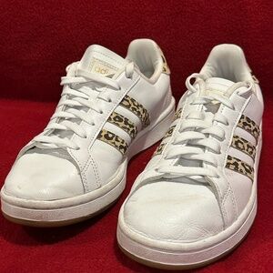Womens Adidas Cloudfoam Leopard Sneakers Size 7.5